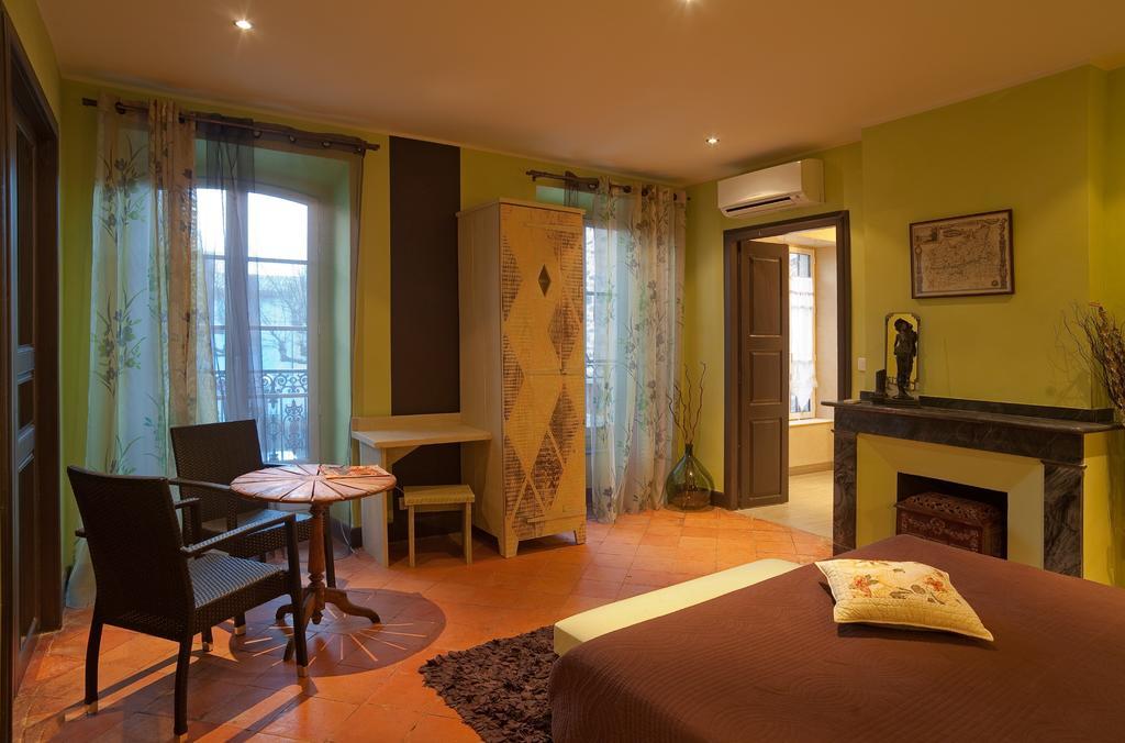 Bed & Breakfast Demeure Du Pareur Villeneuve-Minervois Buitenkant foto
